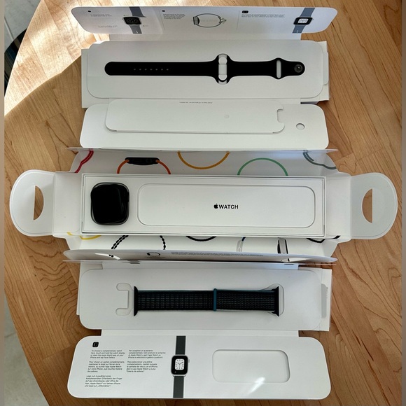 Series 8 45mm Midnight Alum Case w/Midnight sport band + extra band.